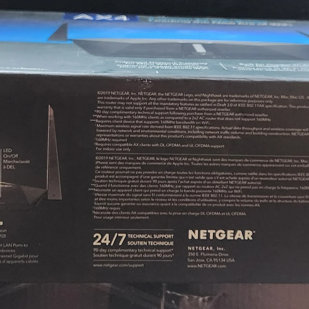 High-Performance Black Networking Router - Picture 4 of 5